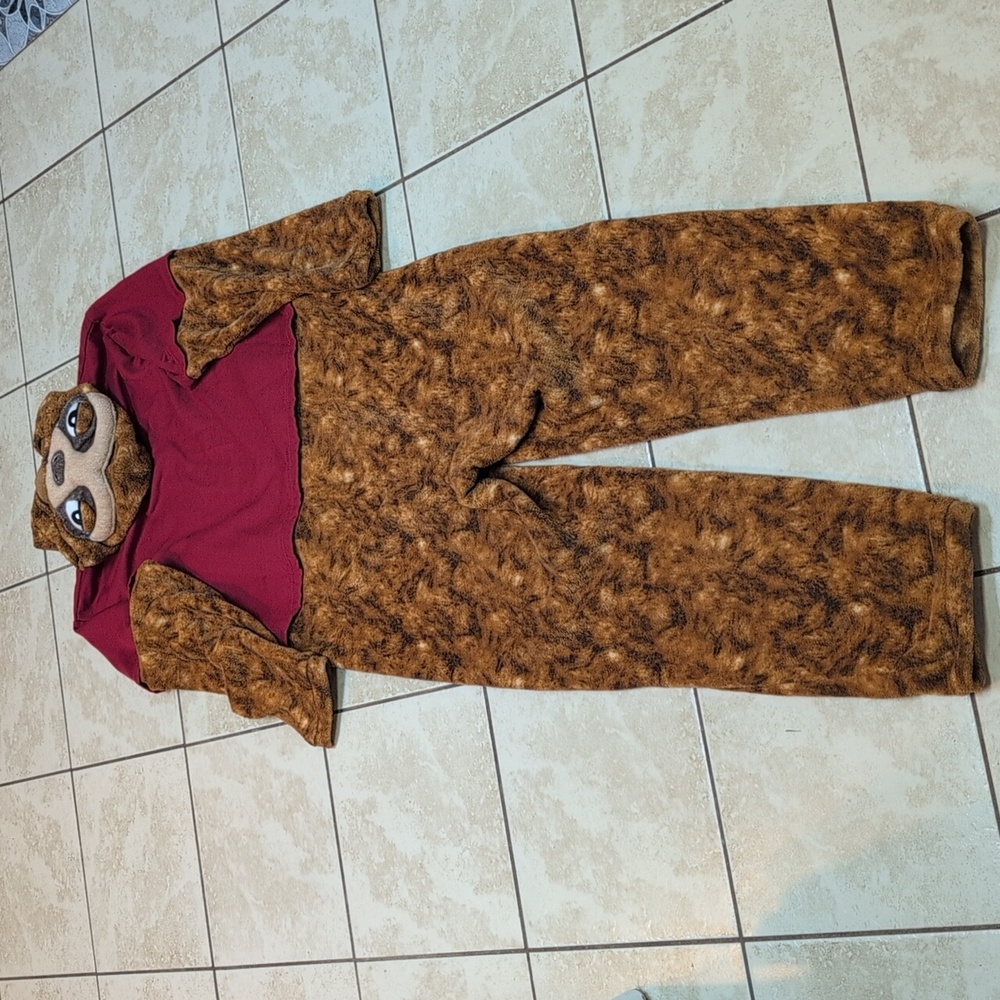 Women's Red and Brown Hooded Pajama Set - Picture 7 of 7